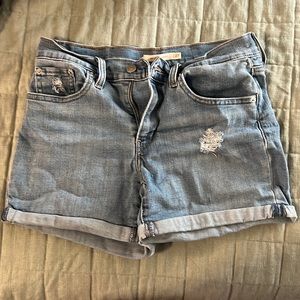 Levi mid length short